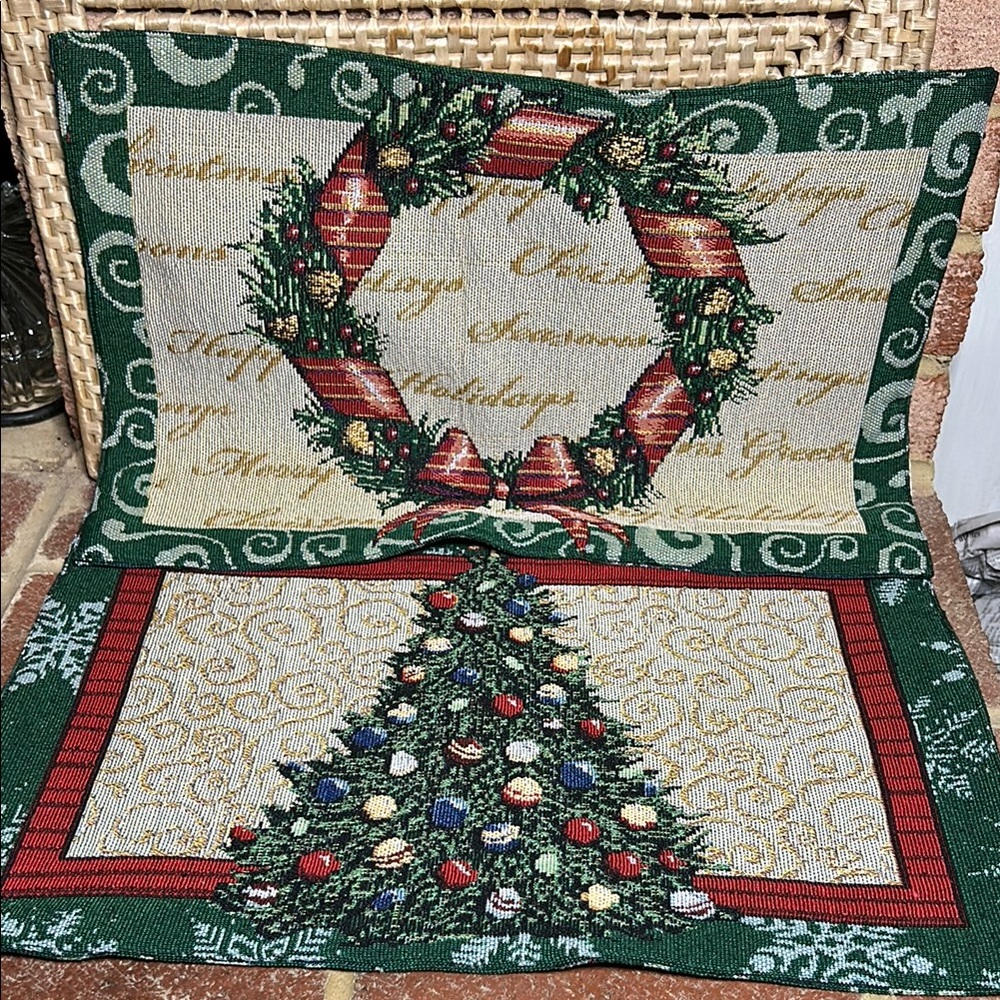 Set of 4 Christmas reversable placemats